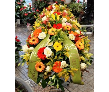 Cofano funebre di fiori autunnali