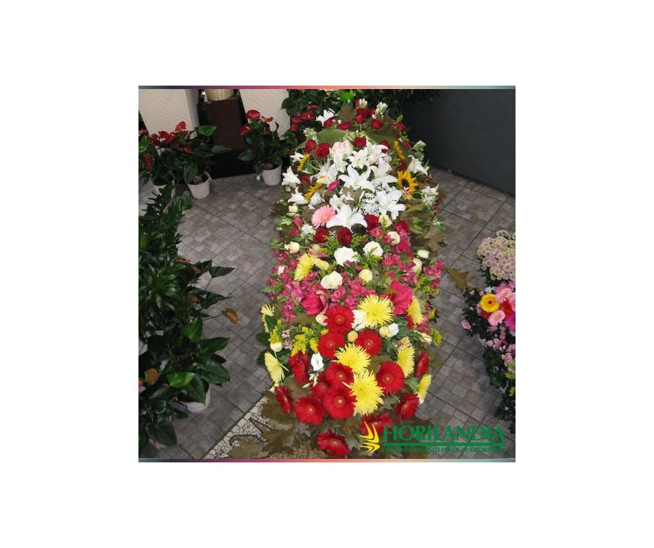 Cofano funebre con fiori di primavera