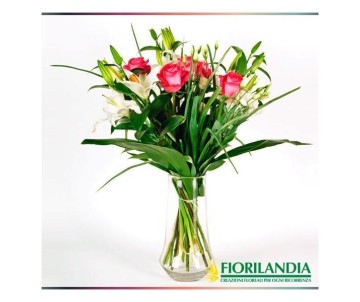 Bouquet tradizionale, con rose e lilium asiatico